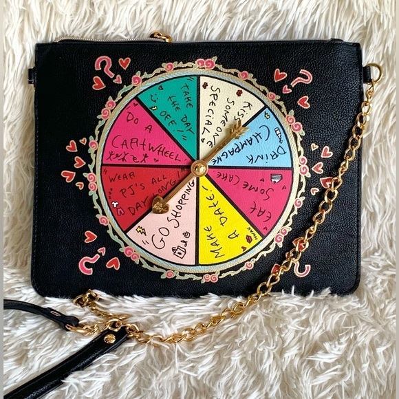 Betsey Johnson Handbags - BETSEY JOHNSON SPIN ⚫️🔛(game) purse. 
Like New.